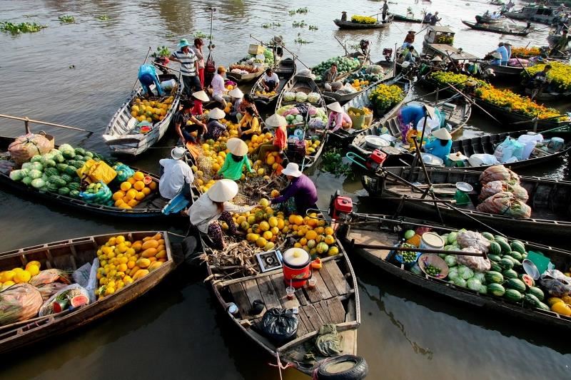 Private Tour : CaiBe Floating Market – TanPhong Island